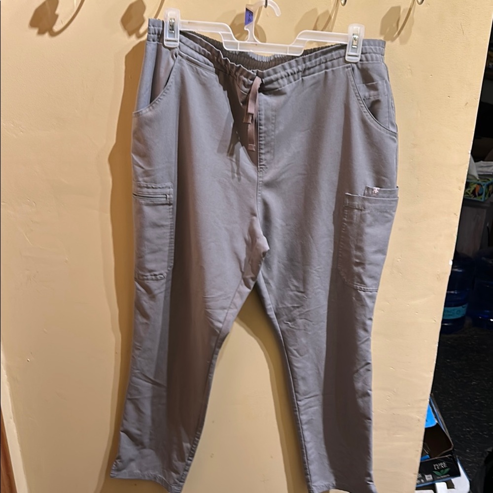 Figs yola skinny scrub pant light gray xl